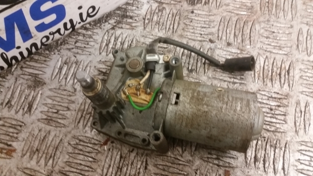 Ford 555c, 655c, 555d, 655d, 575d, 675d Wiper Motor Rear E8nn17n404aa - مساحة الزجاج الأمامي - جرار: صورة 3 Ford 555c, 655c, 555d, 655d, 575d, 675d Wiper Motor Rear E8nn17n404aa - مساحة الزجاج الأمامي - جرار: صورة 3