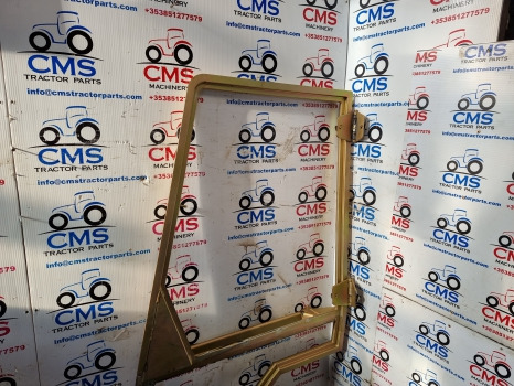 Ford 655, 550, 555 Loader, Digger, Cab Door Frame Lhs 83918765 - باب و قطع الغيار: صورة 2 Ford 655, 550, 555 Loader, Digger, Cab Door Frame Lhs 83918765 - باب و قطع الغيار: صورة 2