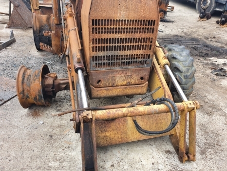 Ford 655c Engine, Front, Rear Axle, Backhoe, Transmission, Hydraulic Parts - جرافة حفار: صورة 2 Ford 655c Engine, Front, Rear Axle, Backhoe, Transmission, Hydraulic Parts - جرافة حفار: صورة 2
