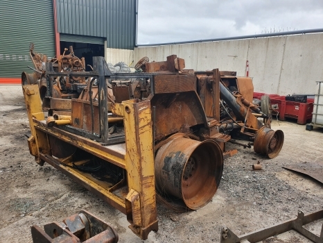 Ford 655c Engine, Front, Rear Axle, Backhoe, Transmission, Hydraulic Parts - جرافة حفار: صورة 5 Ford 655c Engine, Front, Rear Axle, Backhoe, Transmission, Hydraulic Parts - جرافة حفار: صورة 5
