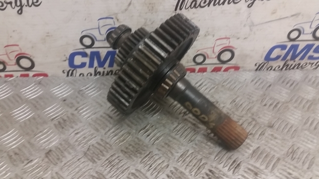 Ford 6610 ,10 S Transmission Shaft C9nn7n071b And Gear (49t) 83960022, C5nn7146a - نقل الحركة - جرار: صورة 1 Ford 6610 ,10 S Transmission Shaft C9nn7n071b And Gear (49t) 83960022, C5nn7146a - نقل الحركة - جرار: صورة 1