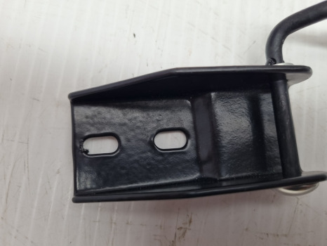 Ford 6610,7410, 5610, Tw Cab Rear Window Latch Rh 83909518, D6nn9440860a - باب و قطع الغيار: صورة 5 Ford 6610,7410, 5610, Tw Cab Rear Window Latch Rh 83909518, D6nn9440860a - باب و قطع الغيار: صورة 5