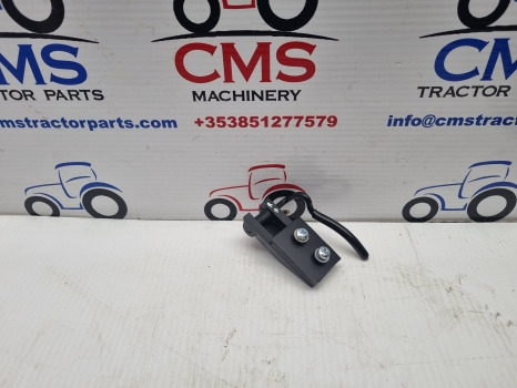 Ford 6610,7410, 5610, Tw Q Cab Rear Window Latch Rh 83909518, D6nn9440860a - باب و قطع الغيار: صورة 1 Ford 6610,7410, 5610, Tw Q Cab Rear Window Latch Rh 83909518, D6nn9440860a - باب و قطع الغيار: صورة 1