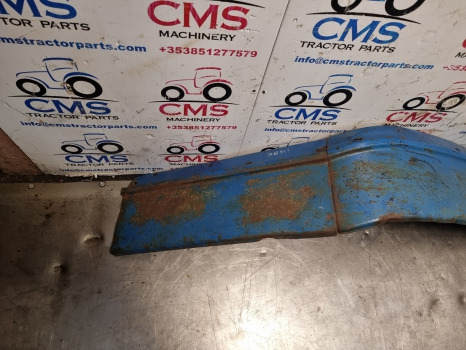 Ford 7840, 6640, 40 Series, Cab Mudguard Pair 82003106, 82003105 - رفرف المركبة: صورة 2 Ford 7840, 6640, 40 Series, Cab Mudguard Pair 82003106, 82003105 - رفرف المركبة: صورة 2