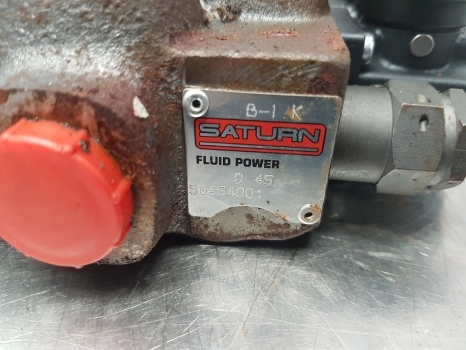Ford New Holland Case, Massey Ferguson Quicke Loader Spool Valve Assy Sq454001 - صمام هيدروليكي - جرار: صورة 3 Ford New Holland Case, Massey Ferguson Quicke Loader Spool Valve Assy Sq454001 - صمام هيدروليكي - جرار: صورة 3