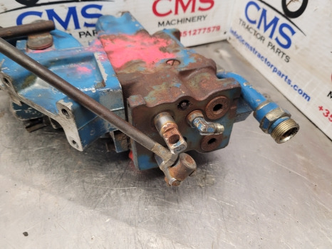 Ford New Holland Ts, 60, 10, 30, Tw, 40 Hydraulic Spool Valve Assy E9nnb950bb - نظام الهيدروليك: صورة 3 Ford New Holland Ts, 60, 10, 30, Tw, 40 Hydraulic Spool Valve Assy E9nnb950bb - نظام الهيدروليك: صورة 3