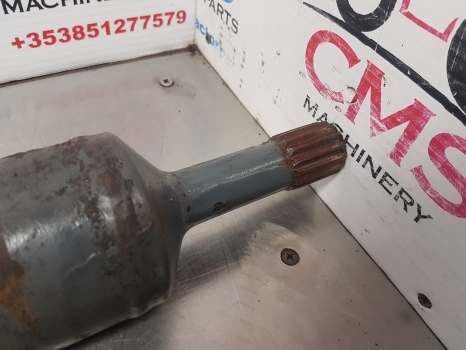 Ford New Holland Ts110, Ts And 40 Series 4wd Propeller Drive Shaft 82011577 - عمود الكردان - جرار: صورة 3 Ford New Holland Ts110, Ts And 40 Series 4wd Propeller Drive Shaft 82011577 - عمود الكردان - جرار: صورة 3