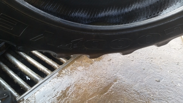 Ford Rear Tyre 16.9-38. Please Check By The Photos. - إطارات - جرار: صورة 4 Ford Rear Tyre 16.9-38. Please Check By The Photos. - إطارات - جرار: صورة 4