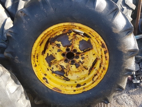 Ford Rear Wheel And Tyre 16.9/14-30 - عجلات - جرار: صورة 5 Ford Rear Wheel And Tyre 16.9/14-30 - عجلات - جرار: صورة 5