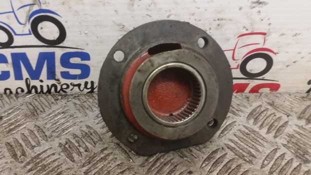 Ford Tw, 30 Series Tw15,tw20 Transmission Retainer D8nn7a284aa, D8nn7050aa - صندوق التروس: صورة 1 Ford Tw, 30 Series Tw15,tw20 Transmission Retainer D8nn7a284aa, D8nn7050aa - صندوق التروس: صورة 1