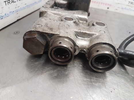 Ford Tw, Ts, 40, 10, 7840 Series Hydraulic Spool Coupling E9nnr963ab , 87382001 - نظام الهيدروليك - جرار: صورة 4 Ford Tw, Ts, 40, 10, 7840 Series Hydraulic Spool Coupling E9nnr963ab , 87382001 - نظام الهيدروليك - جرار: صورة 4