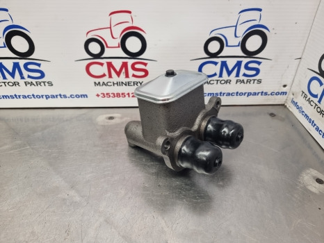 Ford Tw10, Tw Series, 9600 Brake Master Cylinder C7nn2140a, D3nn2140a - اسطوانة الفرامل - الآلات الزراعية: صورة 1 Ford Tw10, Tw Series, 9600 Brake Master Cylinder C7nn2140a, D3nn2140a - اسطوانة الفرامل - الآلات الزراعية: صورة 1
