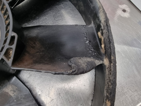 John Deere 6100, 6000 Series, Cooling Fan L79028 - مروحة: صورة 3 John Deere 6100, 6000 Series, Cooling Fan L79028 - مروحة: صورة 3