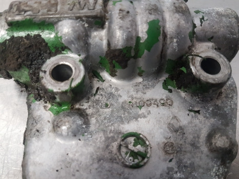 John Deere 6200, 6300, 6400, 7600, 7700 Clutch Cooling Valve Housing R109490 - صندوق التروس: صورة 3 John Deere 6200, 6300, 6400, 7600, 7700 Clutch Cooling Valve Housing R109490 - صندوق التروس: صورة 3