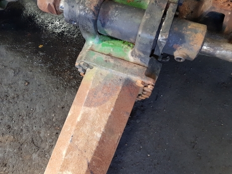 John Deere 6210r Front Axle Suspension Bracket L204767, L206438, L213495 - تعليق - جرار: صورة 3 John Deere 6210r Front Axle Suspension Bracket L204767, L206438, L213495 - تعليق - جرار: صورة 3