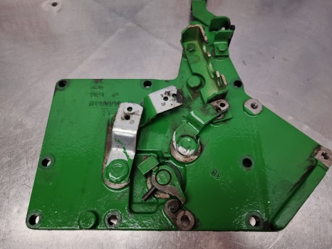 John Deere 6215r, 6195m, 6195r Transmission Shift Cover R120090, Re55844 - صندوق التروس: صورة 3 John Deere 6215r, 6195m, 6195r Transmission Shift Cover R120090, Re55844 - صندوق التروس: صورة 3