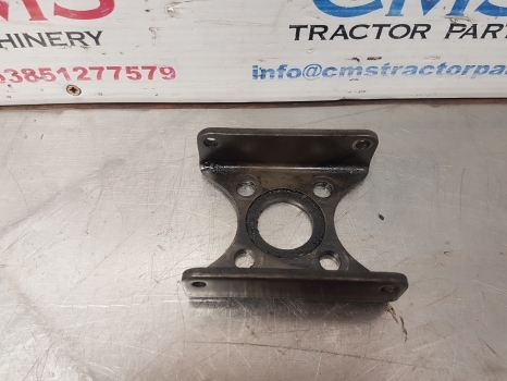 Lamboghini 1056, R714, R724, R584 Fuel Pump Support 0.041.1615.0, 0.053.1615.0 - مضخة وقود - جرار: صورة 2 Lamboghini 1056, R714, R724, R584 Fuel Pump Support 0.041.1615.0, 0.053.1615.0 - مضخة وقود - جرار: صورة 2