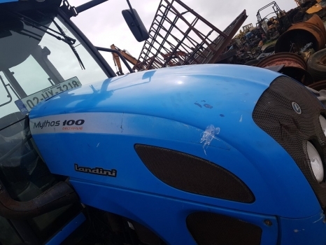 Landini Mythos 90, Mythos 100, Mythos 105 Hood Bonnet 3652905m92, 3652905m94 - غطاء محرك المركبة - جرار: صورة 2 Landini Mythos 90, Mythos 100, Mythos 105 Hood Bonnet 3652905m92, 3652905m94 - غطاء محرك المركبة - جرار: صورة 2