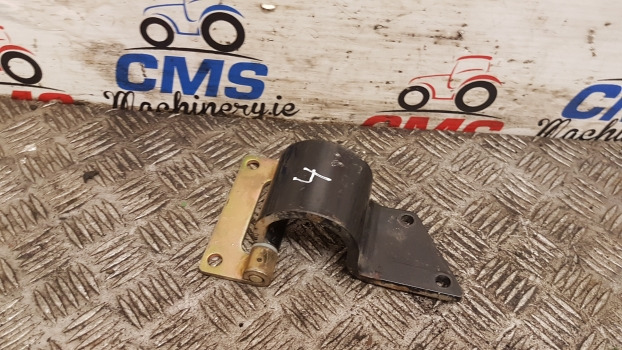 Landini Mythos Series 115 Cab Door Hinge 3554894m1, 3554895m1 - باب و قطع الغيار: صورة 1 Landini Mythos Series 115 Cab Door Hinge 3554894m1, 3554895m1 - باب و قطع الغيار: صورة 1