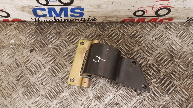 Landini Mythos Series 115 Cab Door Hinge 3554894m1, 3554895m1 - باب و قطع الغيار: صورة 2 Landini Mythos Series 115 Cab Door Hinge 3554894m1, 3554895m1 - باب و قطع الغيار: صورة 2