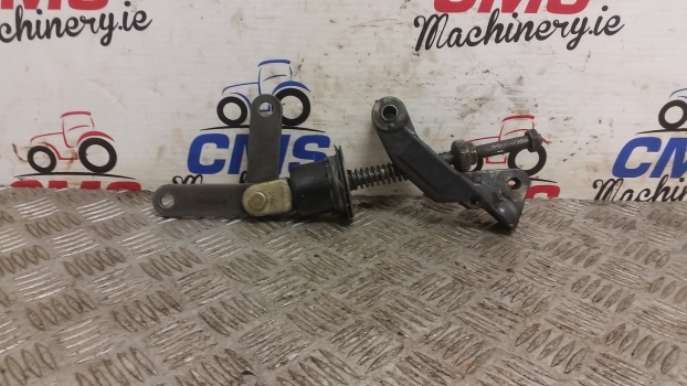 Landini Mythos Series Mythos 115 Brake Pedal Lever Assembly 3304805m92 - أجزاء الفرامل - جرار: صورة 1 Landini Mythos Series Mythos 115 Brake Pedal Lever Assembly 3304805m92 - أجزاء الفرامل - جرار: صورة 1