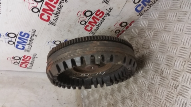 Massey Ferguson 135 Engine Flywheel Assembly 11 Inches Clutch Disc - دولاب الموازنة - جرار: صورة 4 Massey Ferguson 135 Engine Flywheel Assembly 11 Inches Clutch Disc - دولاب الموازنة - جرار: صورة 4