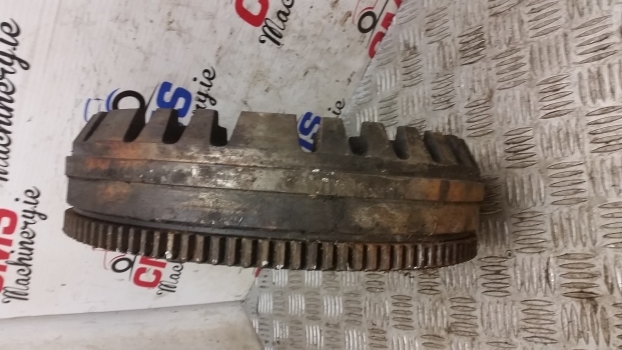 Massey Ferguson 135 Engine Flywheel Assembly 11 Inches Clutch Disc - دولاب الموازنة - جرار: صورة 2 Massey Ferguson 135 Engine Flywheel Assembly 11 Inches Clutch Disc - دولاب الموازنة - جرار: صورة 2