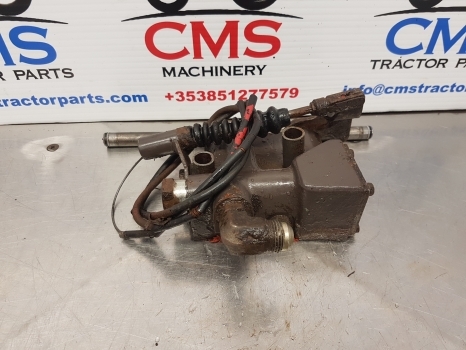 Massey Ferguson 675, 399, 372n, 375, 4225, 4255 Hydraulic Valve Assy 1679099m95 - صمام هيدروليكي - جرار: صورة 1 Massey Ferguson 675, 399, 372n, 375, 4225, 4255 Hydraulic Valve Assy 1679099m95 - صمام هيدروليكي - جرار: صورة 1