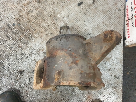 Massey Ferguson 699, 698 Front Swivel Housing Spindle Rhs 3426051m3 - مفصل التوجيه - جرار: صورة 5 Massey Ferguson 699, 698 Front Swivel Housing Spindle Rhs 3426051m3 - مفصل التوجيه - جرار: صورة 5