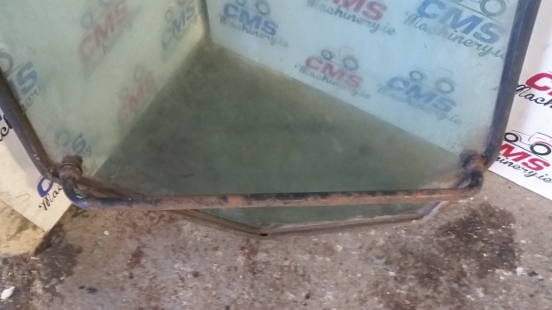 Massey Ferguson 699, Landini Cab Door Glass Rhs Lhs 3301841m3 , 3301845m3. - باب و قطع الغيار - جرار: صورة 3 Massey Ferguson 699, Landini Cab Door Glass Rhs Lhs 3301841m3 , 3301845m3. - باب و قطع الغيار - جرار: صورة 3
