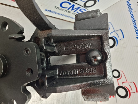 Massey Ferguson 7719, Claas, Mf, Front Mudguard Bracket Kit Rh 4273671m1 - رفرف المركبة: صورة 5 Massey Ferguson 7719, Claas, Mf, Front Mudguard Bracket Kit Rh 4273671m1 - رفرف المركبة: صورة 5