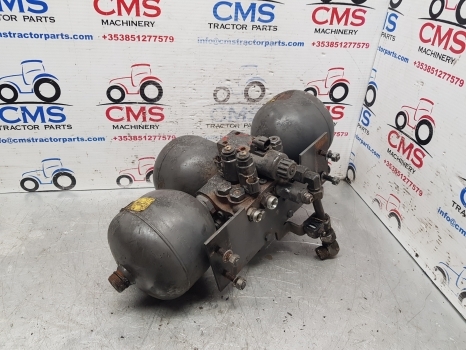 Massey Ferguson 7719 Front Axle Suspension Valve Block 4389933m91, 41293300 - تعليق - جرار: صورة 1 Massey Ferguson 7719 Front Axle Suspension Valve Block 4389933m91, 41293300 - تعليق - جرار: صورة 1