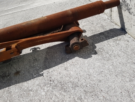 Massey Ferguson 7719s Front Axle Suspension Bracket Assy 4391065m91, 4391065m91 - تعليق - جرار: صورة 4 Massey Ferguson 7719s Front Axle Suspension Bracket Assy 4391065m91, 4391065m91 - تعليق - جرار: صورة 4