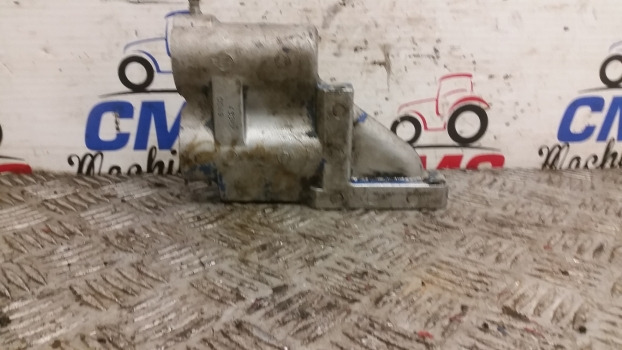 New Holland 40 And Ts Series Hydraulic Spool Valve Manifold - نظام الهيدروليك: صورة 2 New Holland 40 And Ts Series Hydraulic Spool Valve Manifold - نظام الهيدروليك: صورة 2