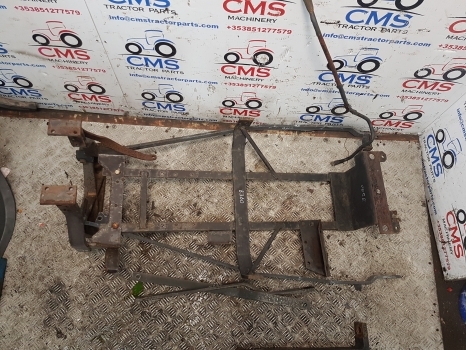 New Holland 8360, 8260, 8160, Tm120, Tm140 Bonnet, Hood Support Kit 82006312 - غطاء محرك المركبة - جرار: صورة 5 New Holland 8360, 8260, 8160, Tm120, Tm140 Bonnet, Hood Support Kit 82006312 - غطاء محرك المركبة - جرار: صورة 5