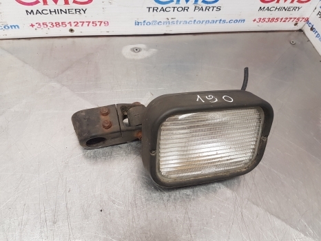 New Holland Case Mxm190, Ts115, Tm140, Tm150, Tm190 Work Lamp Light 82014951 - أضواء/ إضاءة - جرار: صورة 4 New Holland Case Mxm190, Ts115, Tm140, Tm150, Tm190 Work Lamp Light 82014951 - أضواء/ إضاءة - جرار: صورة 4
