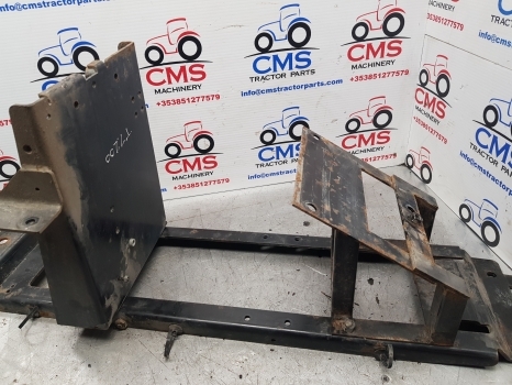 New Holland Case Puma 145, T7.200 Hood Support Assy 84337706, 84485123, 84268312 - غطاء محرك المركبة - جرار: صورة 4 New Holland Case Puma 145, T7.200 Hood Support Assy 84337706, 84485123, 84268312 - غطاء محرك المركبة - جرار: صورة 4