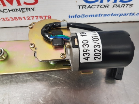 New Holland Case, Tsa, T6000, T7 Case, Wiper Motor Front Brand New 82032050 - مساحة الزجاج الأمامي - الآلات الزراعية: صورة 3 New Holland Case, Tsa, T6000, T7 Case, Wiper Motor Front Brand New 82032050 - مساحة الزجاج الأمامي - الآلات الزراعية: صورة 3