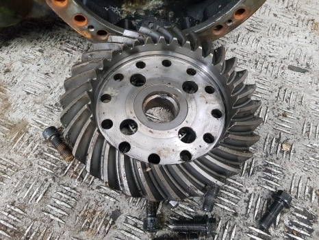 New Holland Lm435a Front Axle Housing Bevel Gear 85825672; 85826431; 85826706; - المحور الأمامي - رافعة تلسكوبية: صورة 2 New Holland Lm435a Front Axle Housing Bevel Gear 85825672; 85826431; 85826706; - المحور الأمامي - رافعة تلسكوبية: صورة 2