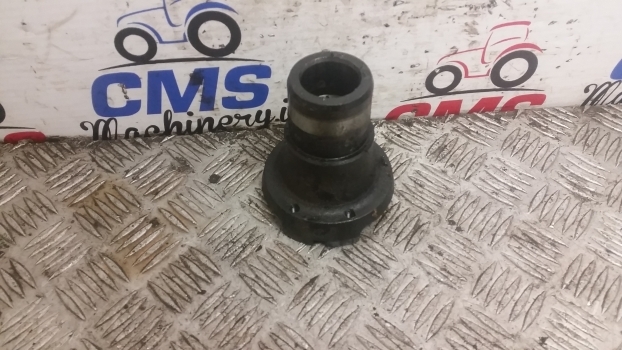 New Holland T5.100, T5.110, T5.120 4wd Propeller Shaft Hub 47669813 - عمود الكردان - جرار: صورة 3 New Holland T5.100, T5.110, T5.120 4wd Propeller Shaft Hub 47669813 - عمود الكردان - جرار: صورة 3