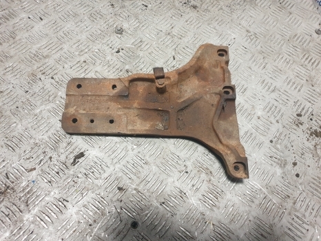 New Holland T5.100, T5.110, T5.120 Engine Mounting Bracket 47547805 - كرسي مكينة - جرار: صورة 1 New Holland T5.100, T5.110, T5.120 Engine Mounting Bracket 47547805 - كرسي مكينة - جرار: صورة 1