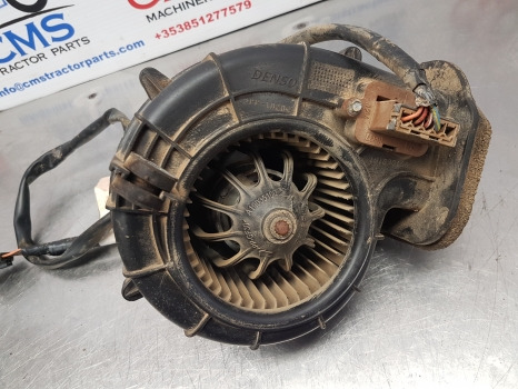 مروحة New Holland T5.95, T4.75, T4.85, T4.95 Blower Motor Fan 84221391, 84582225: صورة 1