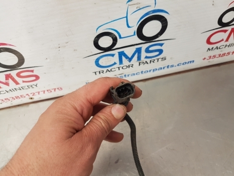 New Holland T5.95 Temperature Sender Sensor 47478894 - جهاز استشعار - جرار: صورة 3 New Holland T5.95 Temperature Sender Sensor 47478894 - جهاز استشعار - جرار: صورة 3