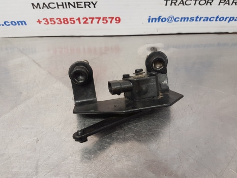 New Holland T5.95, Tm135, Tm110, Maxxum Potentiometer 82021035, 87543715 - النظام الكهربائي - الآلات الزراعية: صورة 1 New Holland T5.95, Tm135, Tm110, Maxxum Potentiometer 82021035, 87543715 - النظام الكهربائي - الآلات الزراعية: صورة 1