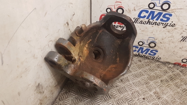 New Holland Tm, Tm150 Supersteer Front Axle Steering Spindle Rhs 5179271 - مفصل التوجيه - جرار: صورة 4 New Holland Tm, Tm150 Supersteer Front Axle Steering Spindle Rhs 5179271 - مفصل التوجيه - جرار: صورة 4