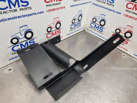 New Holland Tm, Ts, Tl, 60, 40 Series Mudguard Extension Lhs 82029986 - رفرف المركبة: صورة 4 New Holland Tm, Ts, Tl, 60, 40 Series Mudguard Extension Lhs 82029986 - رفرف المركبة: صورة 4