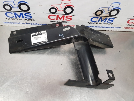 New Holland Tm, Ts, Tl, 60, 40 Series, Mudguard Extension Support Rhs 82029985 - رفرف المركبة: صورة 3 New Holland Tm, Ts, Tl, 60, 40 Series, Mudguard Extension Support Rhs 82029985 - رفرف المركبة: صورة 3