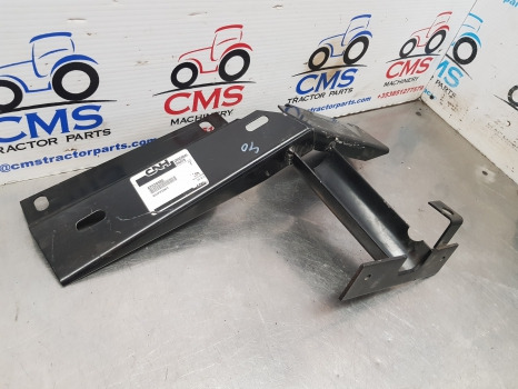 New Holland Tm, Ts, Tl, 60, 40 Series, Mudguard Extension Support Rhs 82029985 - رفرف المركبة: صورة 2 New Holland Tm, Ts, Tl, 60, 40 Series, Mudguard Extension Support Rhs 82029985 - رفرف المركبة: صورة 2