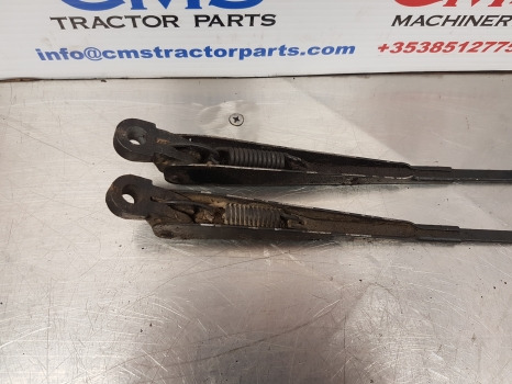 New Holland Tm120, 140 Case Mxm Front Windshield Wiper 82942149, 81875804 - مساحة الزجاج الأمامي - الآلات الزراعية: صورة 2 New Holland Tm120, 140 Case Mxm Front Windshield Wiper 82942149, 81875804 - مساحة الزجاج الأمامي - الآلات الزراعية: صورة 2