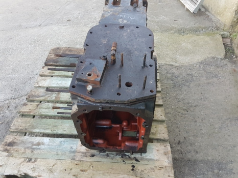 المحور الخلفي New Holland Tm130 Rear Axle Centre Housing 51862869, 5186286, 47127697: صورة 6 المحور الخلفي New Holland Tm130 Rear Axle Centre Housing 51862869, 5186286, 47127697: صورة 6